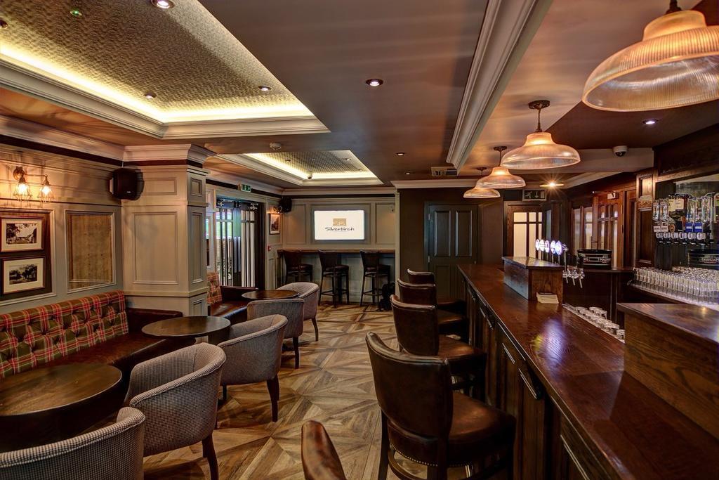 Silverbirch Hotel Ома Екстер'єр фото