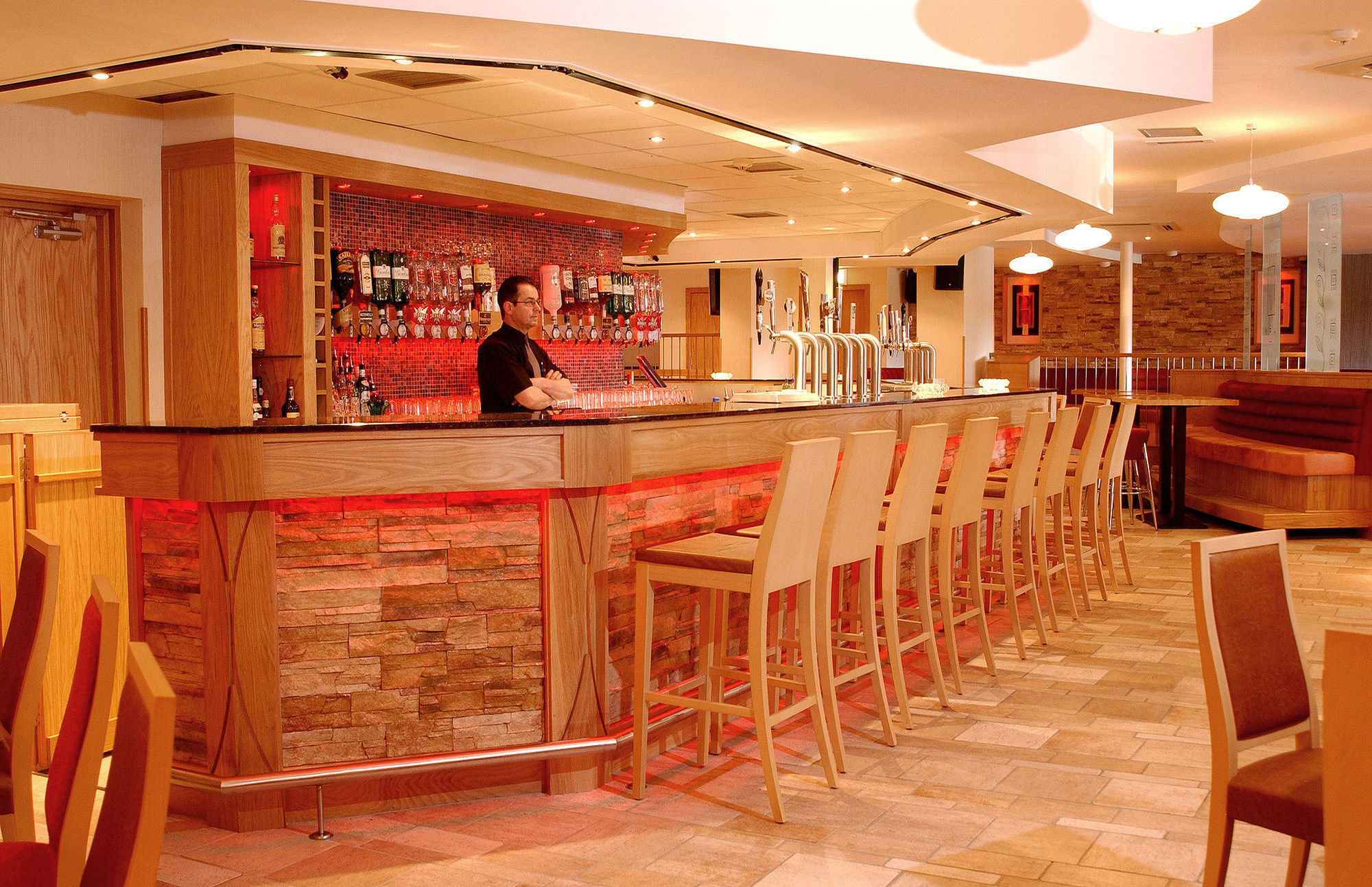 Silverbirch Hotel Ома Екстер'єр фото