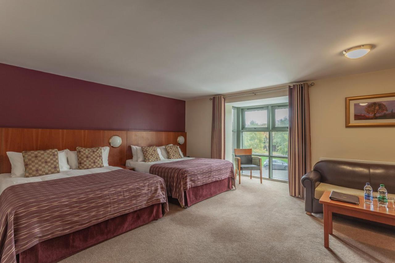 Silverbirch Hotel Ома Екстер'єр фото
